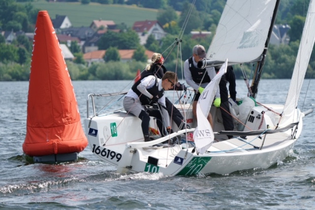 Finn, Linn, Bernie und Jan an Leetonne | Foto: DJSL2022