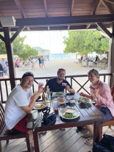 Crewfoto vor dem Barbados Yacht Club | Foto: Hanno