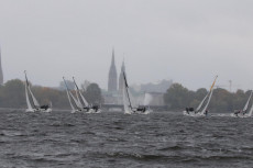 Linus, Till, Bosse, Linn an der Alster | Foto: Peter Kähl