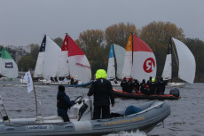 Linus, Till, Bosse, Linn an der Alster | Foto: Peter Kähl