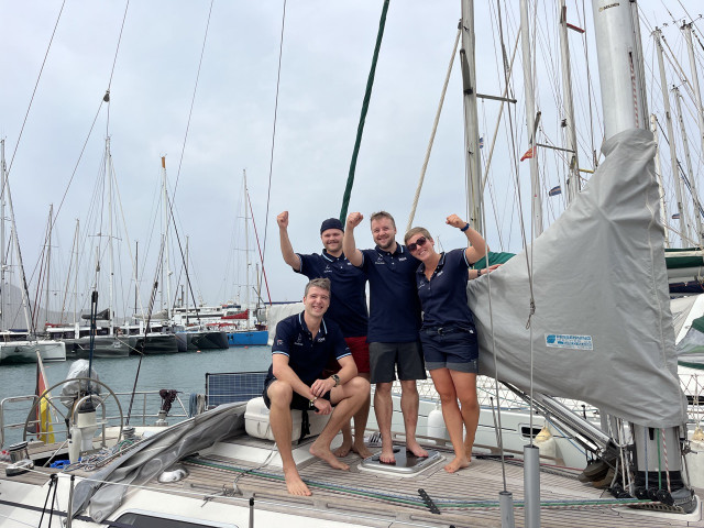 Crewfoto vor dem Auslaufen in Mindelo | Foto: Clara