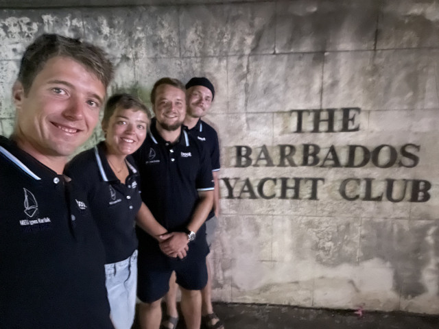 Crewfoto vor dem Barbados Yacht Club | Foto: Hanno