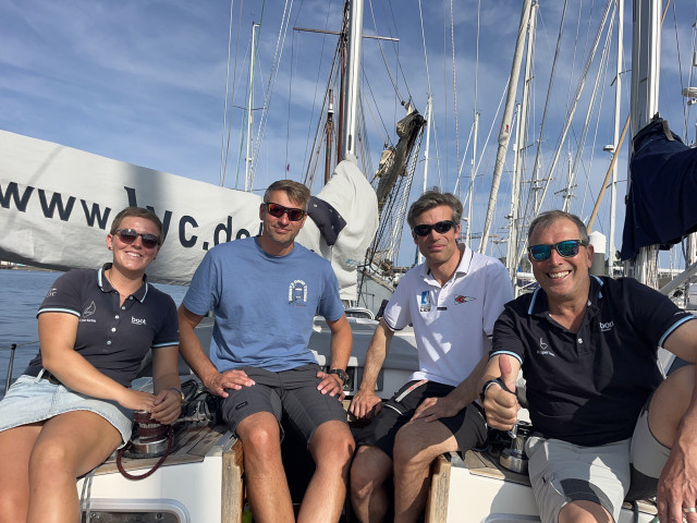 Crewfoto nach erfolgreicher Biskaya Überquerung | Foto: Clara