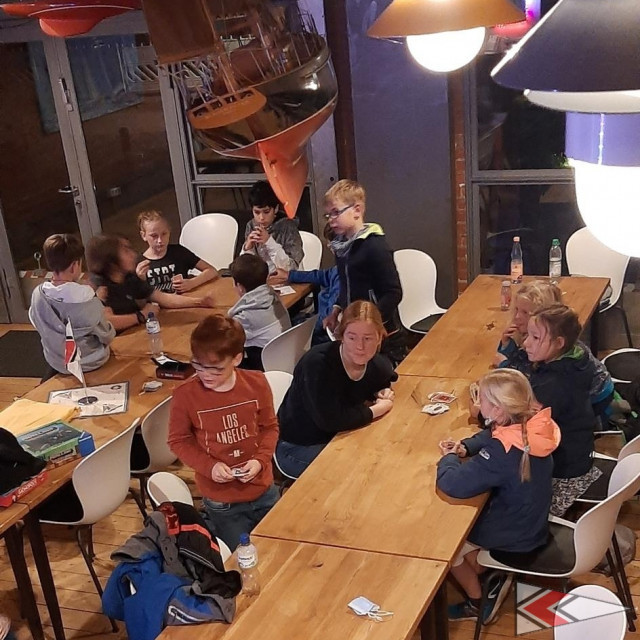 Gemütliches Zusammenkommen der Kinder im Clubhaus | Foto: Julian